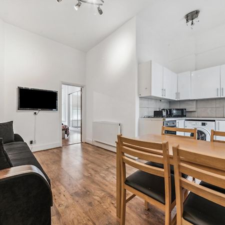 Cozy Wimbledon Apartment 런던 외부 사진
